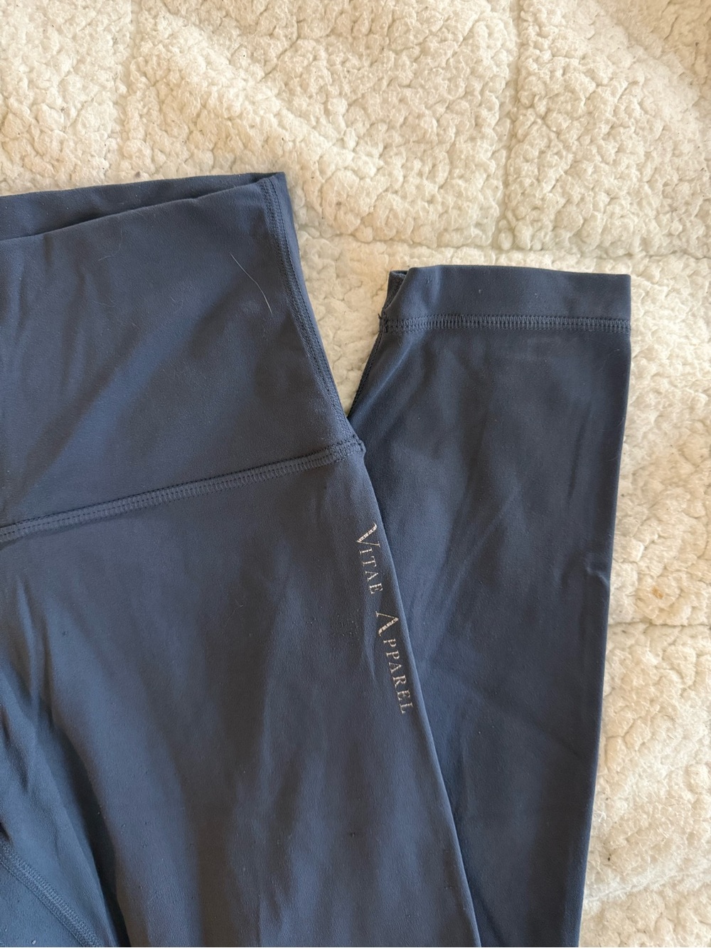Vitae Apparel High-Waist Performance Leggings in Navy/Grey - Picture 2 of 7